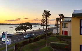 Bucklands Beach Waterfront Motel